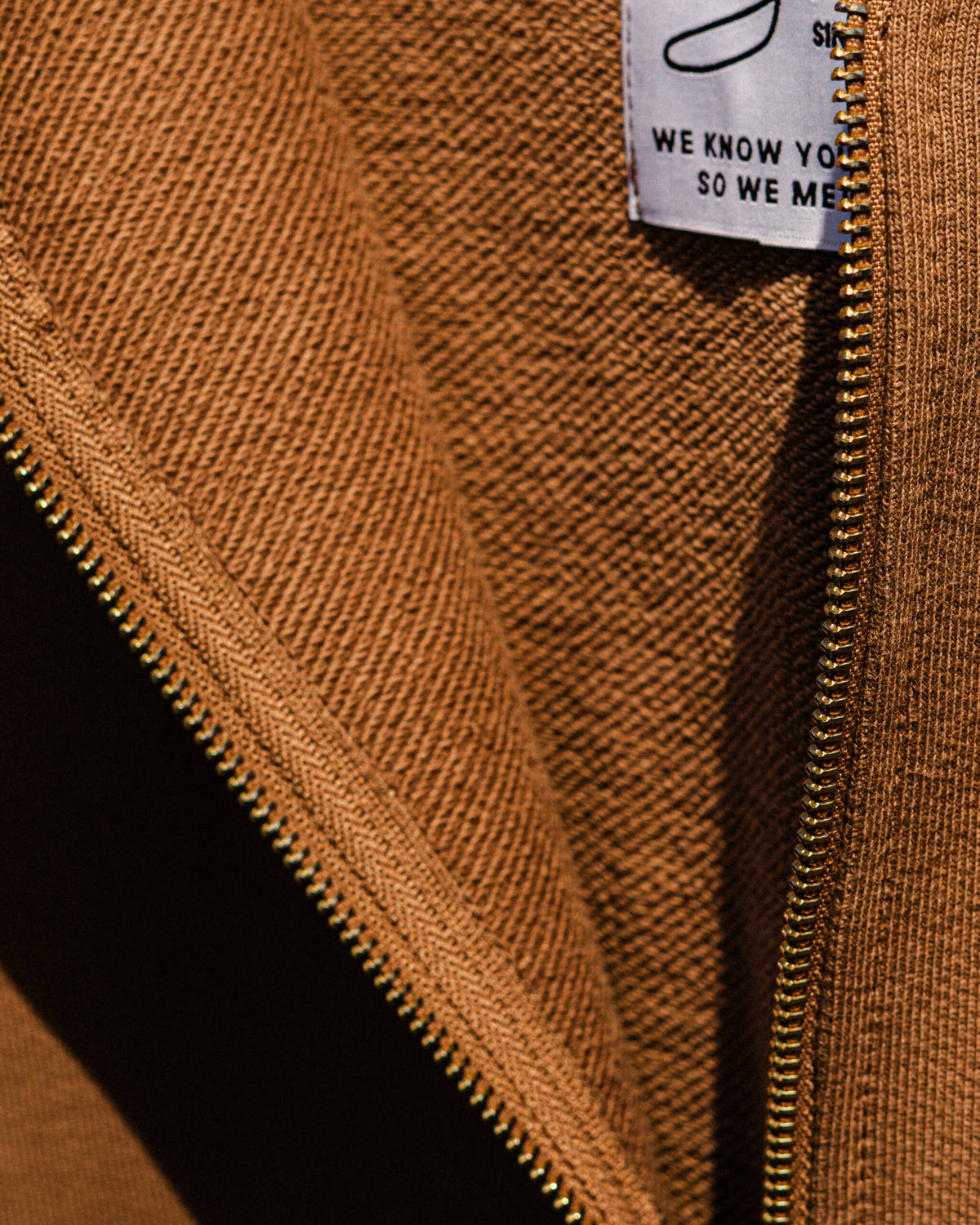 ZIP HOODIE SOFT MOCHA