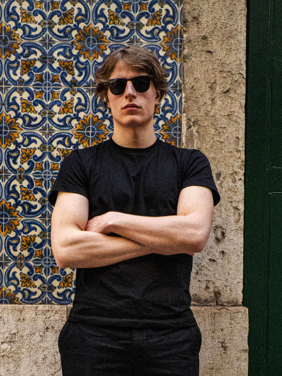 BLACK SLIM T-SHIRT